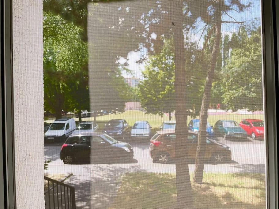 2,5 Izbovy Apartman V Ruzinove S Parkovanim Zdarma Братислава Екстериор снимка